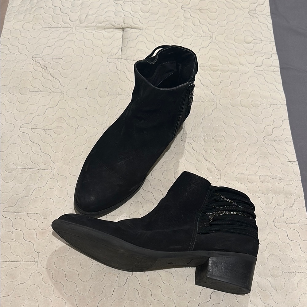 Steve Madden Suede Black Ankle Chelsea Boots
